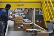 印度突袭检查亚马逊与Flipkart仓库 宣称发现大量违规商品 印度突袭检查亚马逊与Flipkart仓库 宣称发现大量违规商品