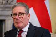 美媒:马斯克尖锐攻击英国政策之际,英首相斯塔默表示不愿卷入“政治肥皂剧” 美媒:马斯克尖锐攻击英国政策之际,英首相斯塔默表示不愿卷入“政治肥皂剧”
