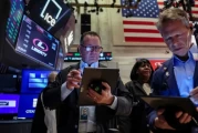早盘：美股小幅下跌 市场关注特朗普关税政策