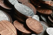如何在全球市场中评估黄金的市场价?这些价值如何影响投资决策? 如何在全球市场中评估黄金的市场价?这些价值如何影响投资决策?