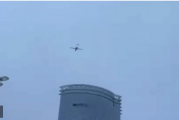 突发!俄罗斯民用基础设施遭无人机袭击,有住宅楼受损引发火灾,市内发布空袭警报,附近机场紧急关闭